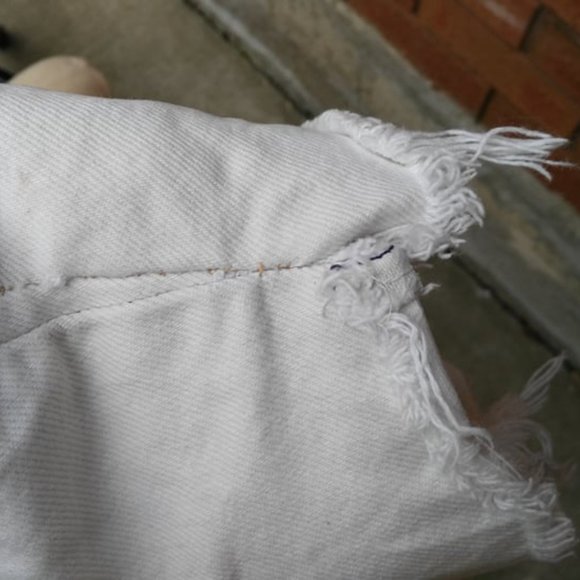 Levi's distressed shorts - Picture 6 of 6